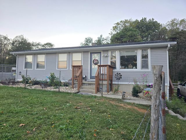 1520 Little Catawba Creek RD, Troutville, VA 24175