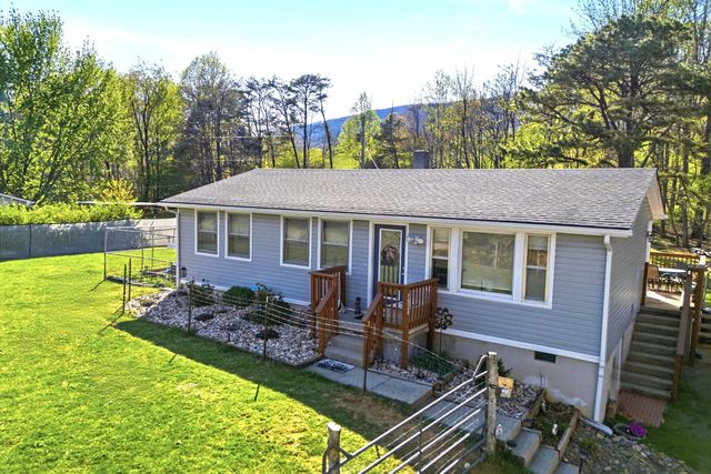 1520 Little Catawba Creek RD, Troutville, VA 24175