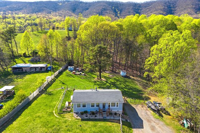 1520 Little Catawba Creek RD, Troutville, VA 24175