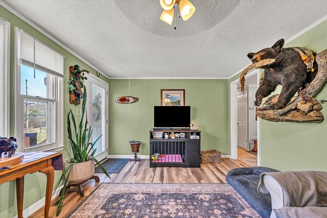 1520 Little Catawba Creek RD, Troutville, VA 24175