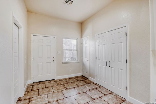 1114 W Myrtle, San Antonio, TX 78201