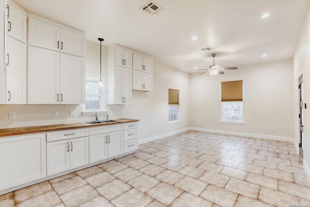 1114 W Myrtle, San Antonio, TX 78201