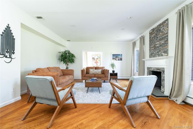 27 Valenza Lane, Blauvelt, NY 10913