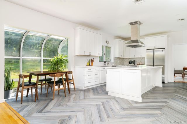 27 Valenza Lane, Blauvelt, NY 10913