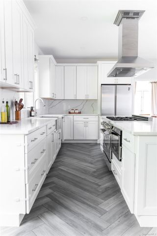 27 Valenza Lane, Blauvelt, NY 10913