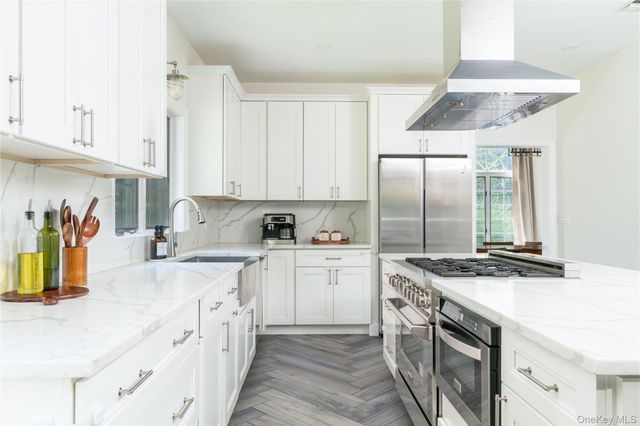 27 Valenza Lane, Blauvelt, NY 10913