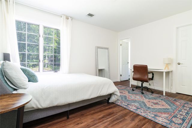 27 Valenza Lane, Blauvelt, NY 10913