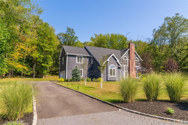 27 Valenza Lane, Blauvelt, NY 10913