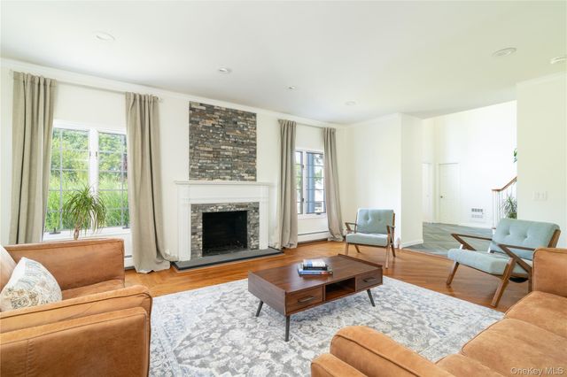 27 Valenza Lane, Blauvelt, NY 10913