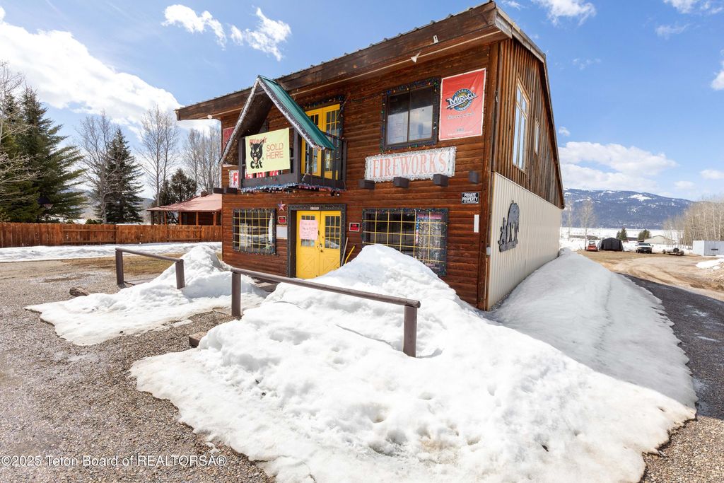 1685 US HIGHWAY 89, Alpine, WY 83128 photo 11