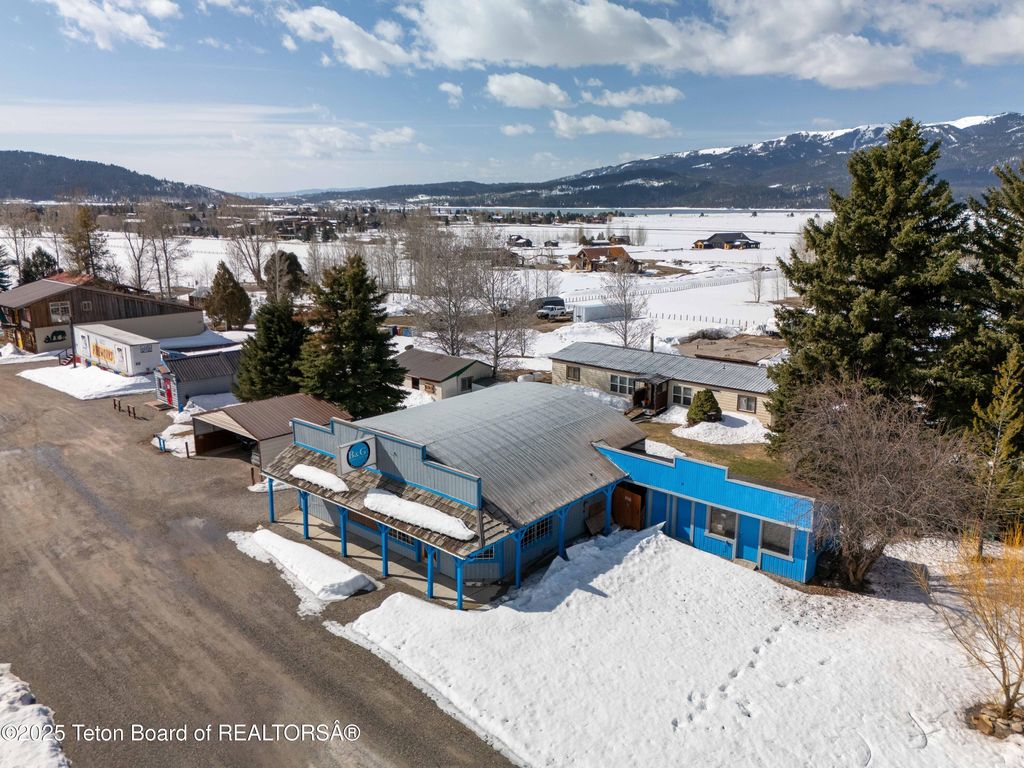 1685 US HIGHWAY 89, Alpine, WY 83128 photo 2