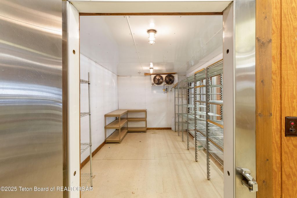 1685 US HIGHWAY 89, Alpine, WY 83128 photo 20