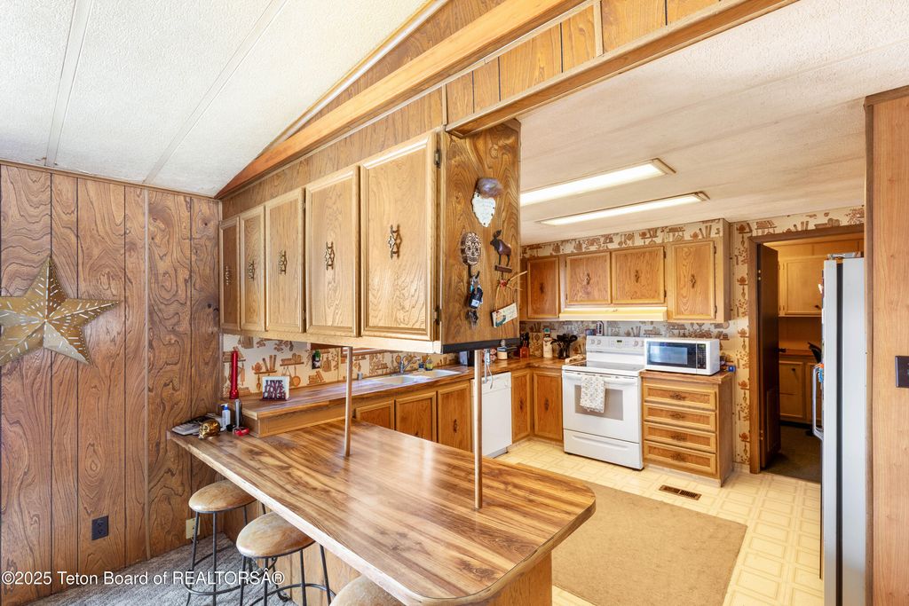 1685 US HIGHWAY 89, Alpine, WY 83128 photo 25