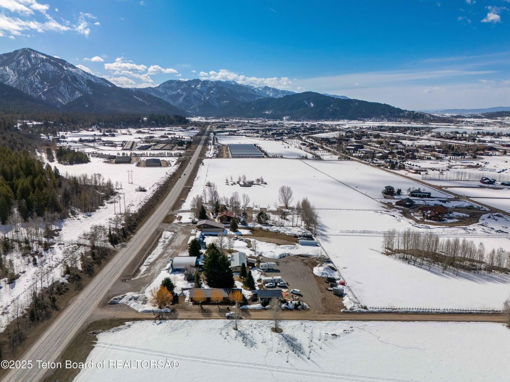 1685 US HIGHWAY 89, Alpine, WY 83128 photo 3