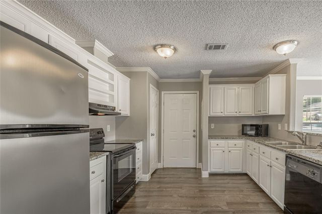 164 Varsity Drive, Huntsville, TX 77340