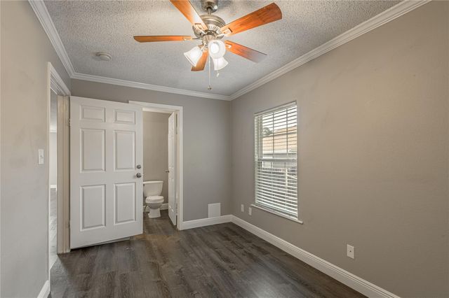 164 Varsity Drive, Huntsville, TX 77340