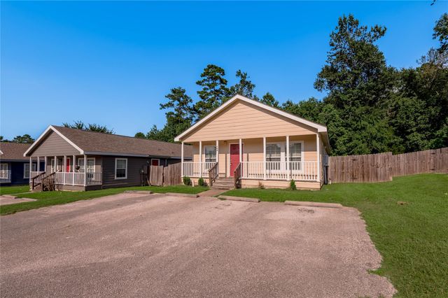 164 Varsity Drive, Huntsville, TX 77340