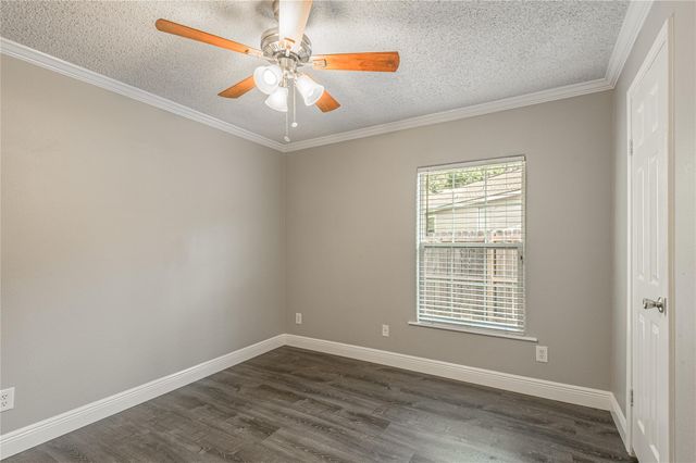 164 Varsity Drive, Huntsville, TX 77340