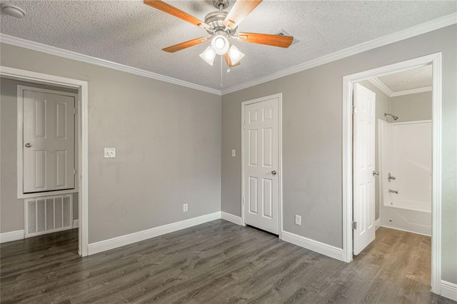 164 Varsity Drive, Huntsville, TX 77340