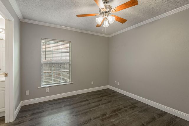 164 Varsity Drive, Huntsville, TX 77340