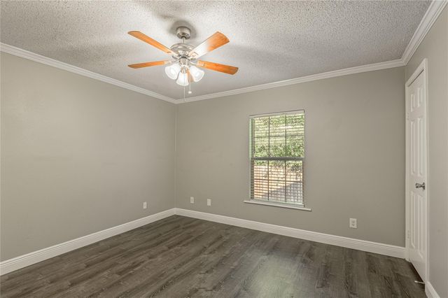 164 Varsity Drive, Huntsville, TX 77340