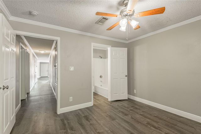 164 Varsity Drive, Huntsville, TX 77340