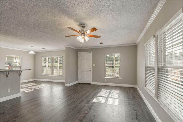 164 Varsity Drive, Huntsville, TX 77340