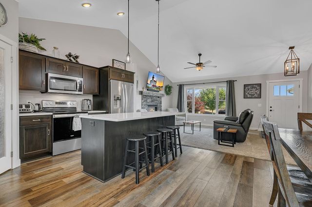 23063 Turquoise Street, Saint Augusta, MN 56301