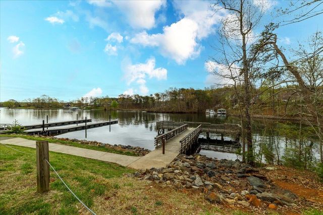1100 Merriman Way RD, Moneta, VA 24121