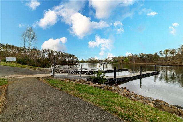 1100 Merriman Way RD, Moneta, VA 24121
