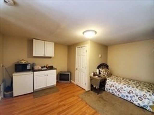 54 Pleasant St, Lowell, MA 01852