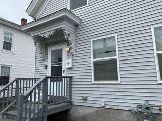 54 Pleasant St, Lowell, MA 01852