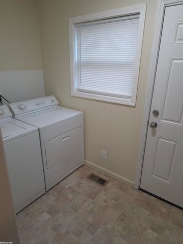 21116 Cyman Avenue, Warren, MI 48091