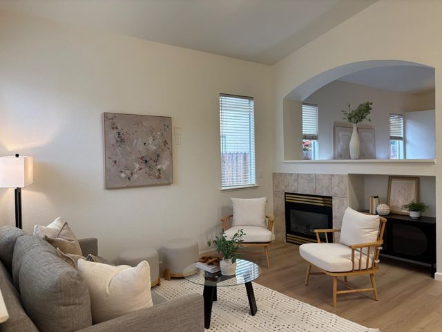 9264 Lucchesi Dr, Sacramento, CA 95829