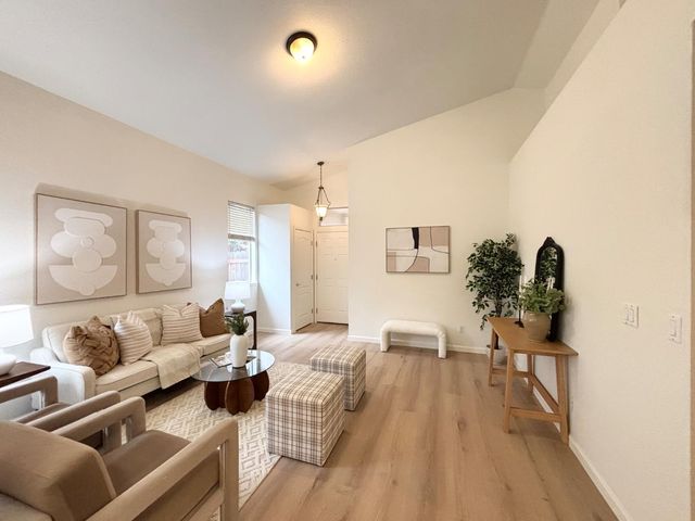 9264 Lucchesi Dr, Sacramento, CA 95829