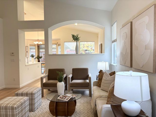 9264 Lucchesi Dr, Sacramento, CA 95829