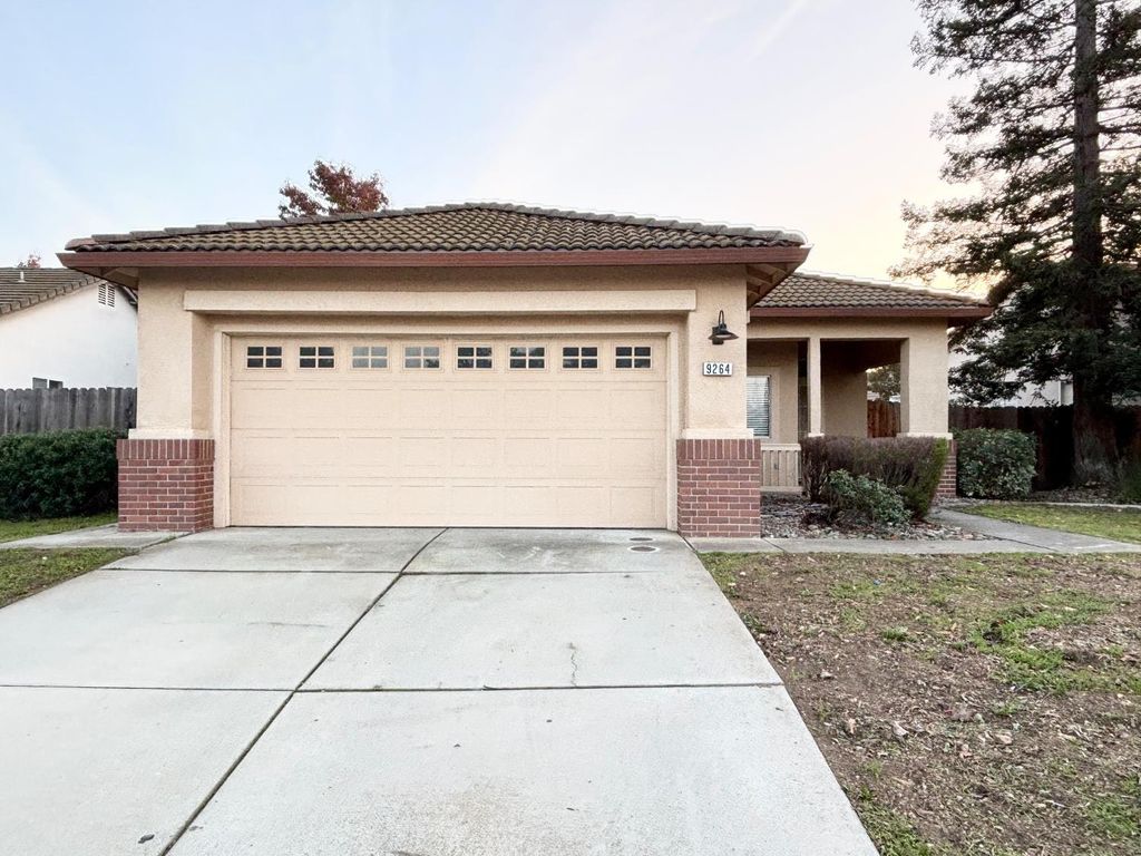 9264 Lucchesi Dr, Sacramento, CA 95829