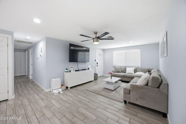 1918 N 42ND Avenue, Phoenix, AZ 85009