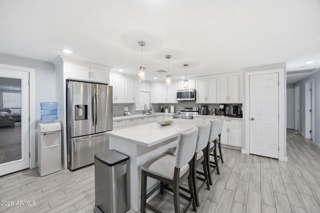 1918 N 42ND Avenue, Phoenix, AZ 85009