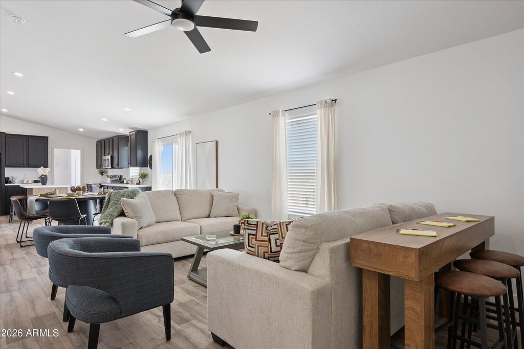 Image 12 of property listing at 10929 W COPPER KETTLE Drive, Casa Grande, AZ 85193