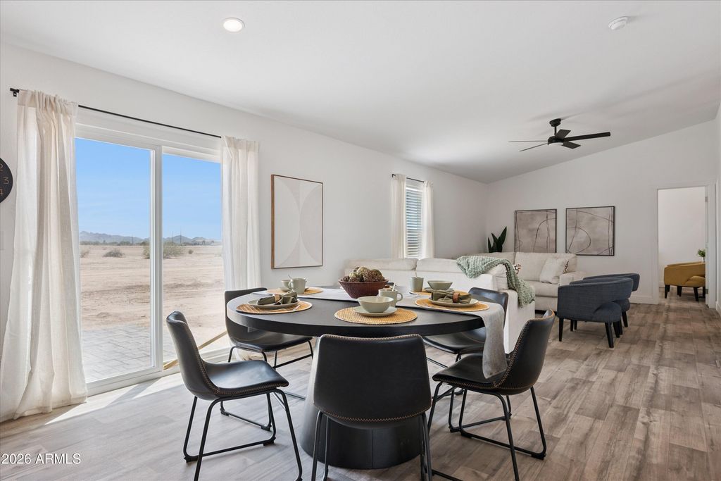 Image 4 of property listing at 10929 W COPPER KETTLE Drive, Casa Grande, AZ 85193