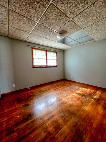 255 Canary Avenue, Trenton, GA 30752