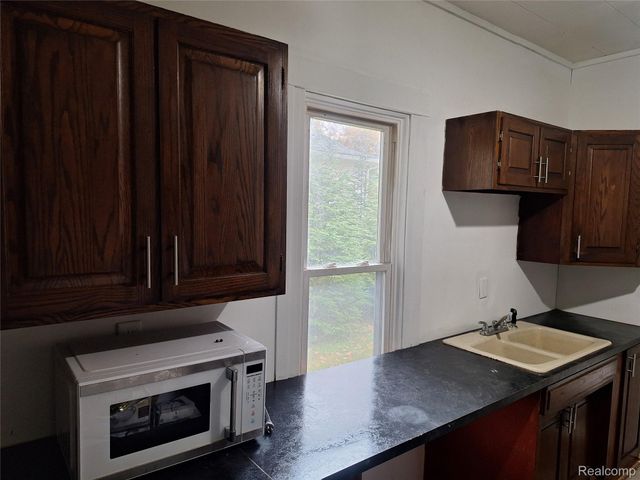 235 N HOWARD Avenue, Croswell, MI 48422