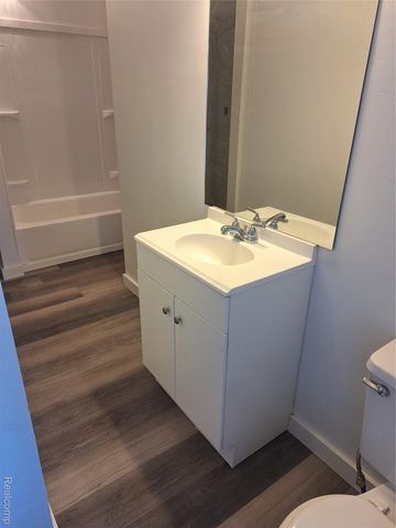 235 N HOWARD Avenue, Croswell, MI 48422