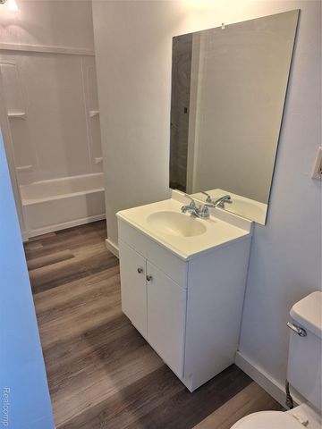 235 N HOWARD Avenue, Croswell, MI 48422