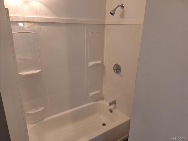 235 N HOWARD Avenue, Croswell, MI 48422