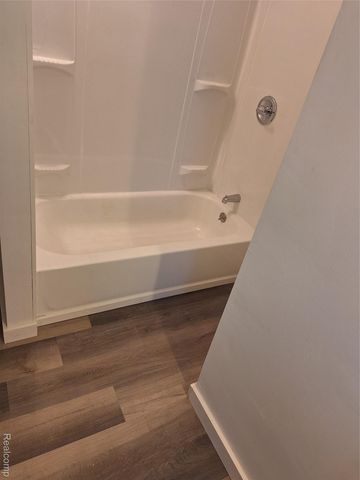 235 N HOWARD Avenue, Croswell, MI 48422