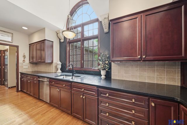 6425 Lone Tree Drive, Lincoln, NE 68512