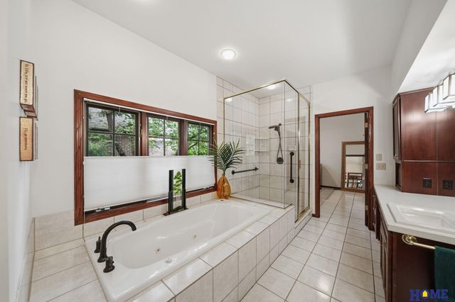 6425 Lone Tree Drive, Lincoln, NE 68512