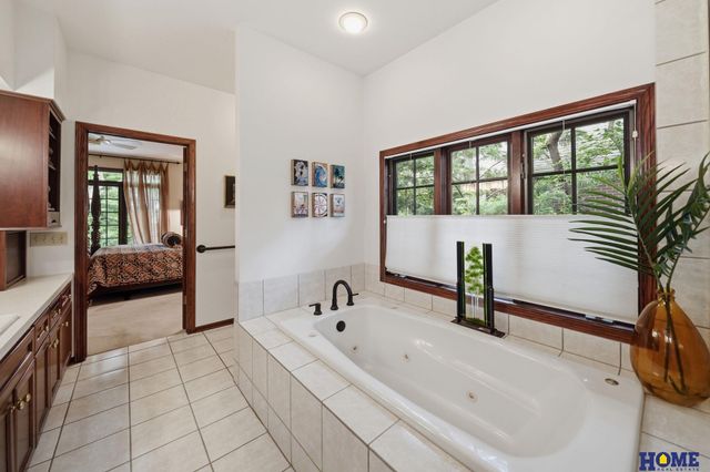 6425 Lone Tree Drive, Lincoln, NE 68512